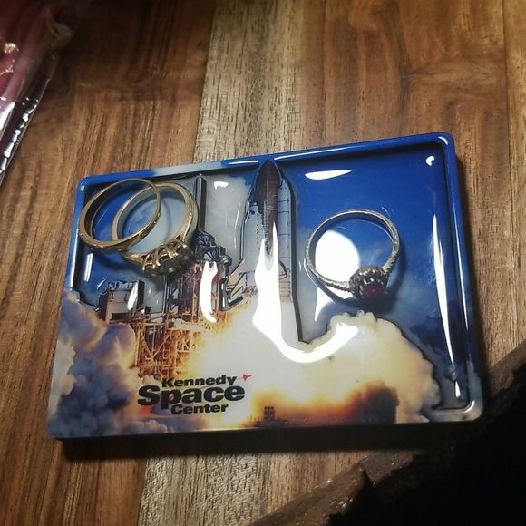 Kennedy Space Center Magnet For Refrigerator or Trinket Tray New 3.5" X 2.5" - Picture 6 of 6